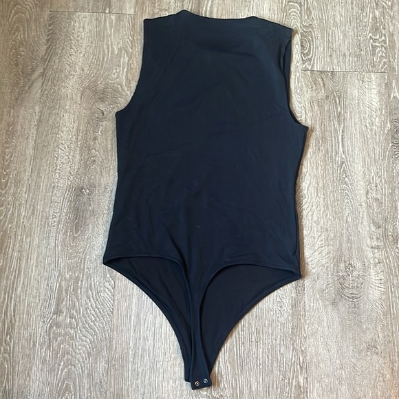 Abercrombie and Fitch Crew Shell Bodysuit - Black medium ribbed thick - Picture 7 of 7